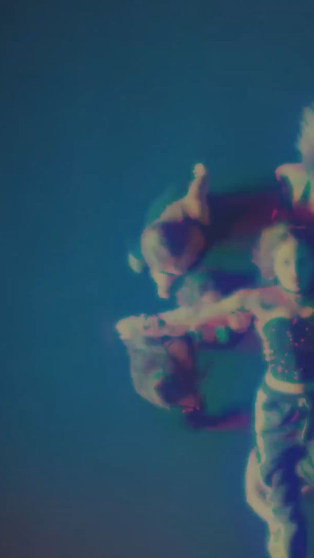 أموت لو فكر بغيابه