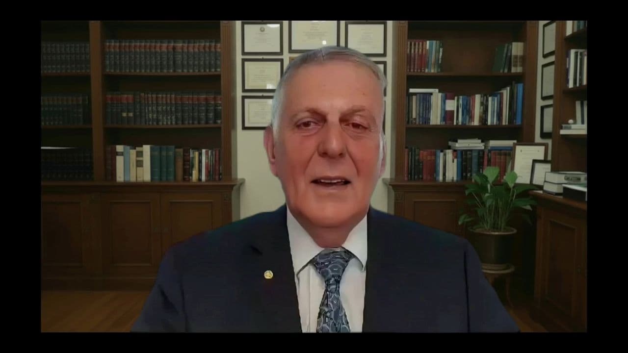 Supporting Institutions in Carbon Management