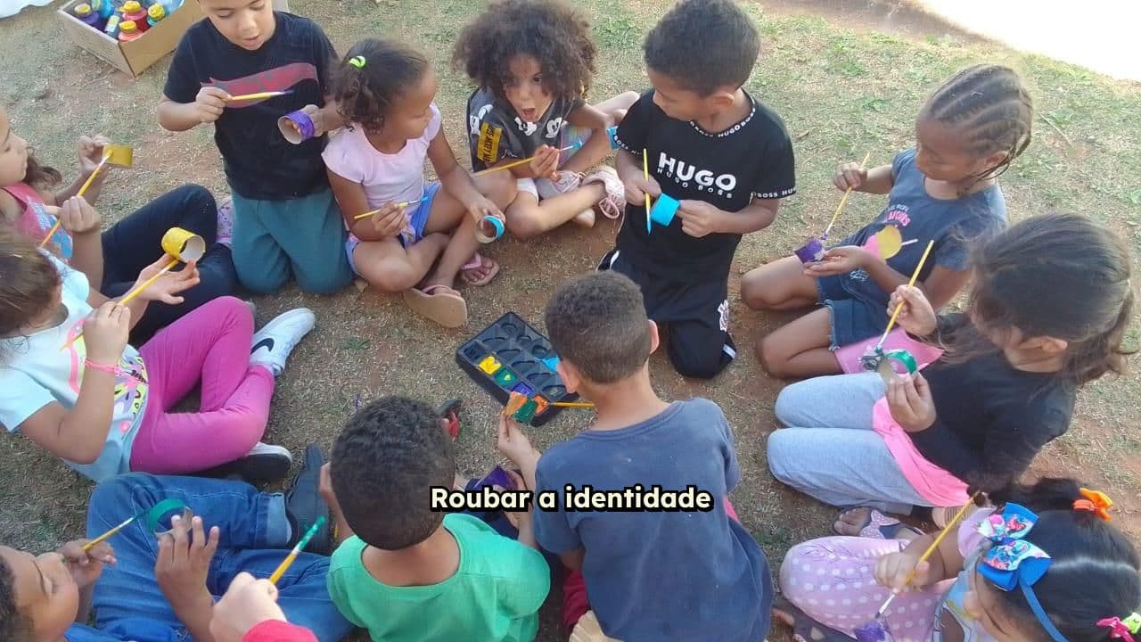 Leila: A Amiga Imaginária Coletiva