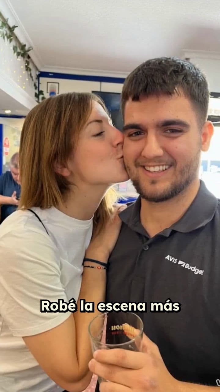 El beso prohibido de los hermanos