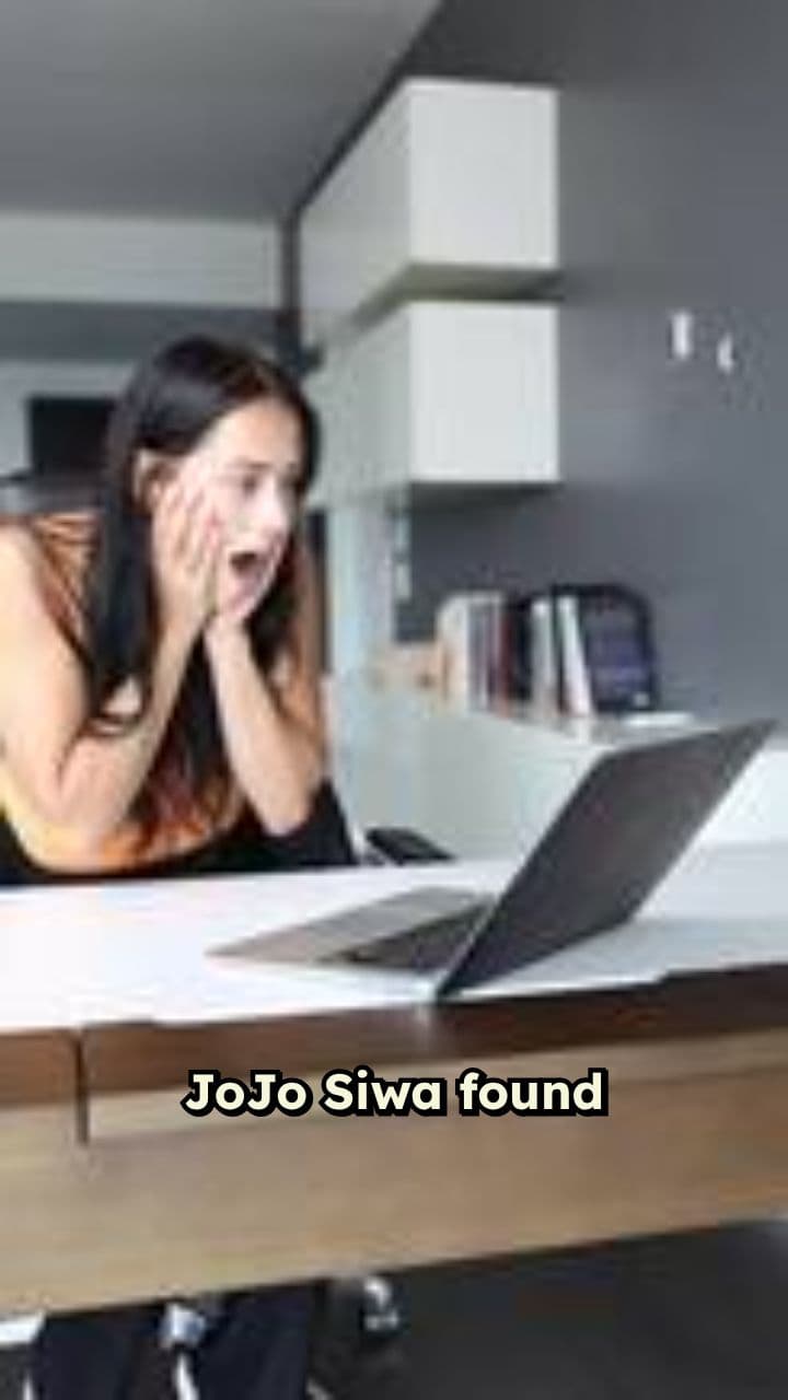 JoJo Siwa's Award Surprise During Interview