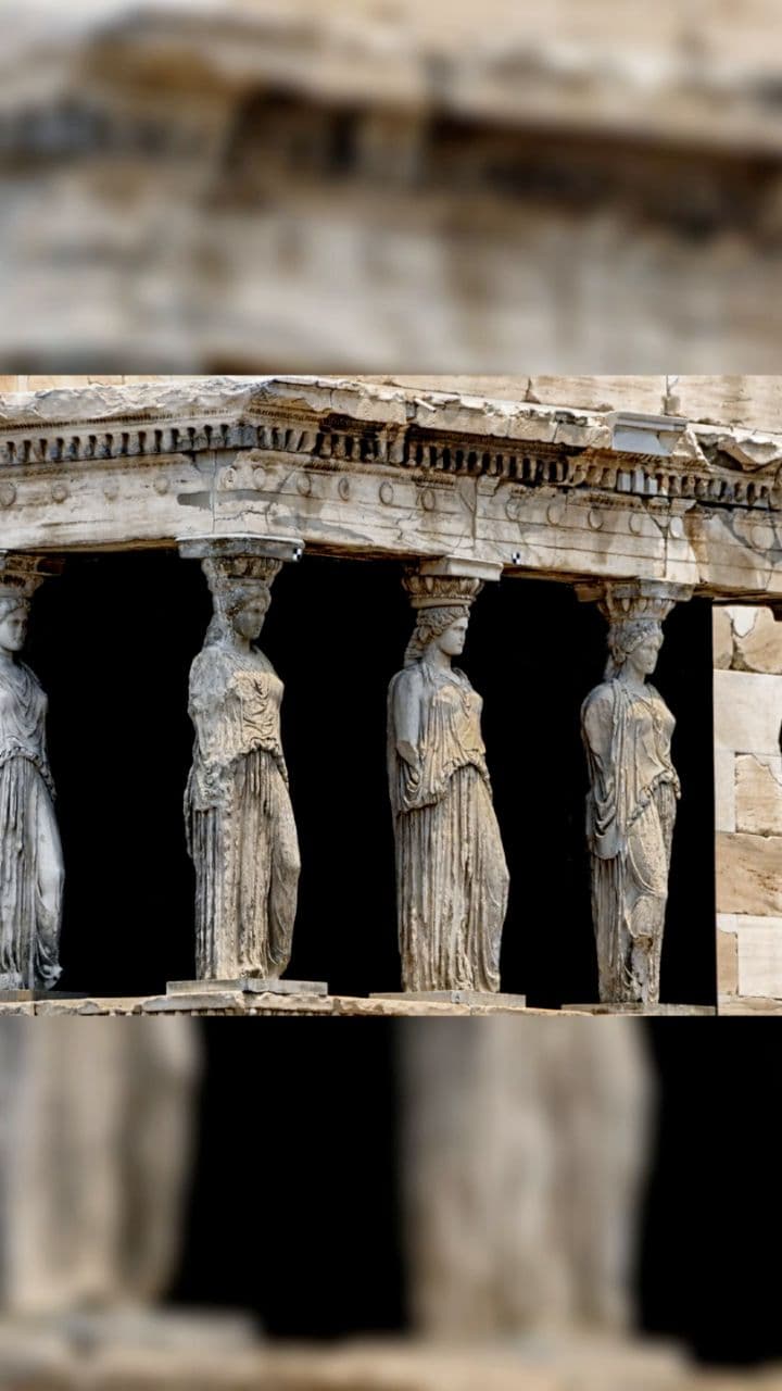 Cariátides: Arte y Estructura en Equilibrio