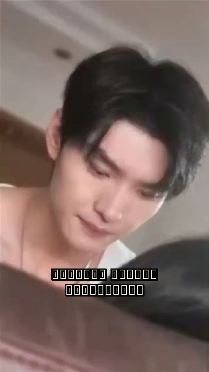 The Hero's Pretend Girlfriend