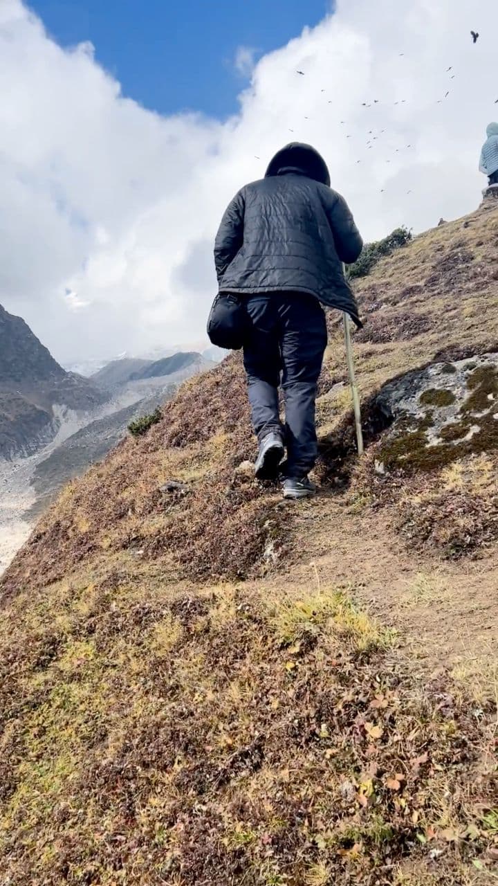 দূরে থাকো, সাইডে দাঁড়াও