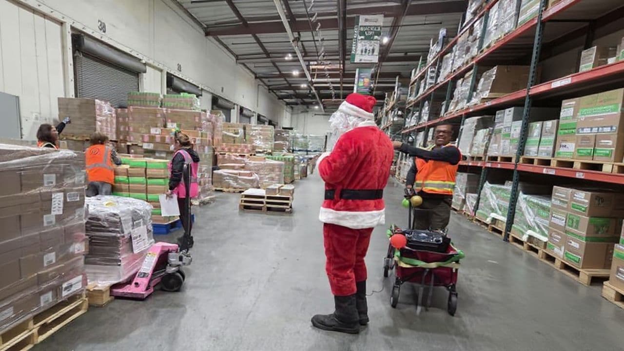 Holiday Heroes Spreading Joy