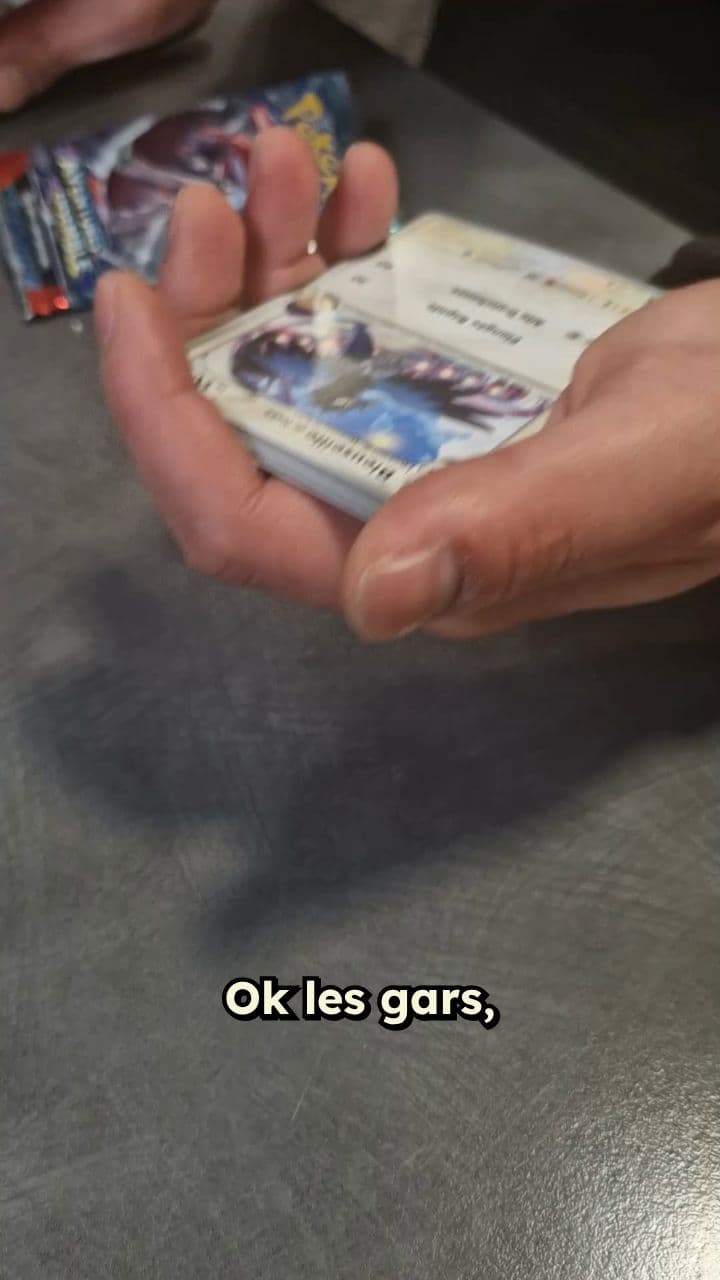 Ouverture incroyable d'un booster Pokémon