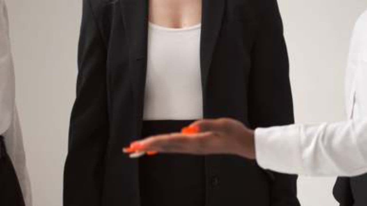 Revolución Musical: Atlantia y Mia Clip