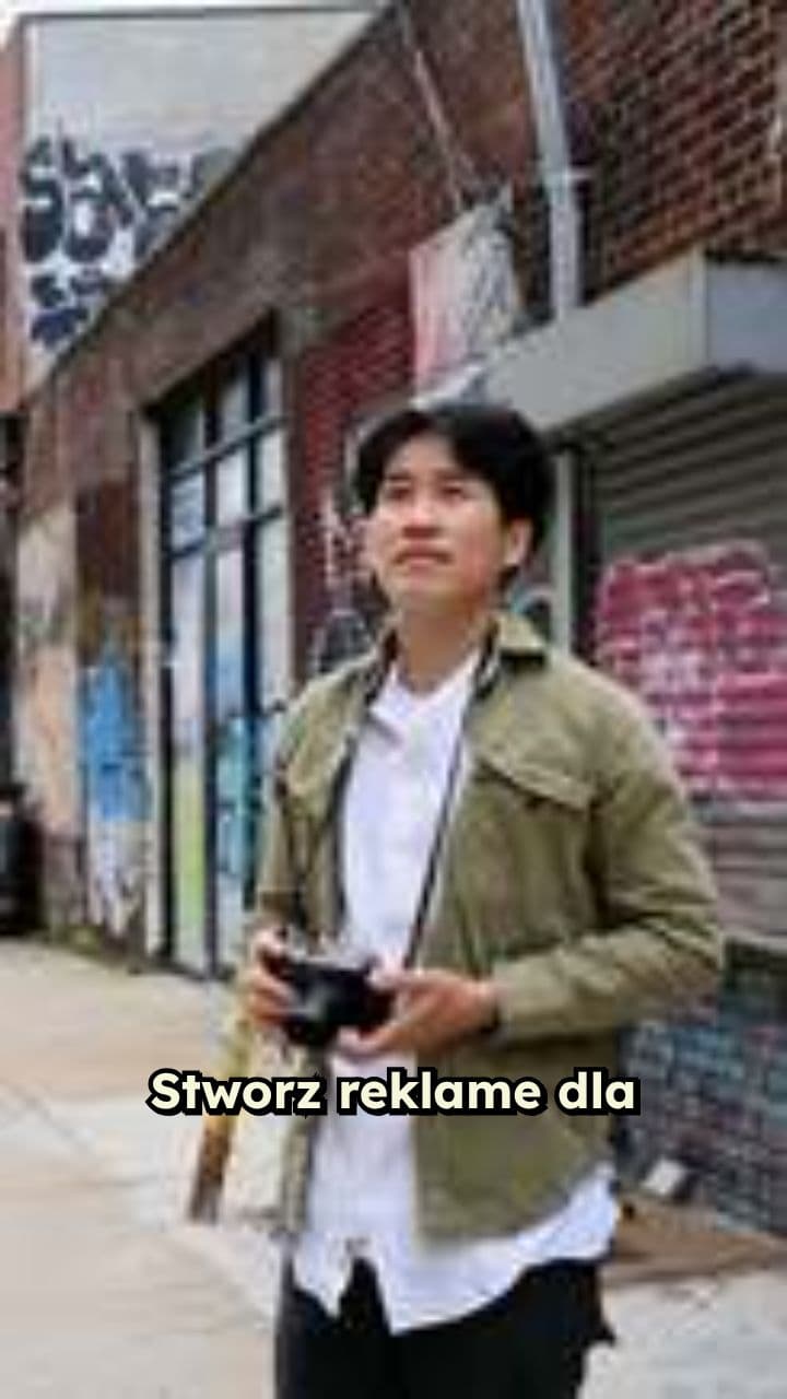 Młody montażysta wideo w akcji