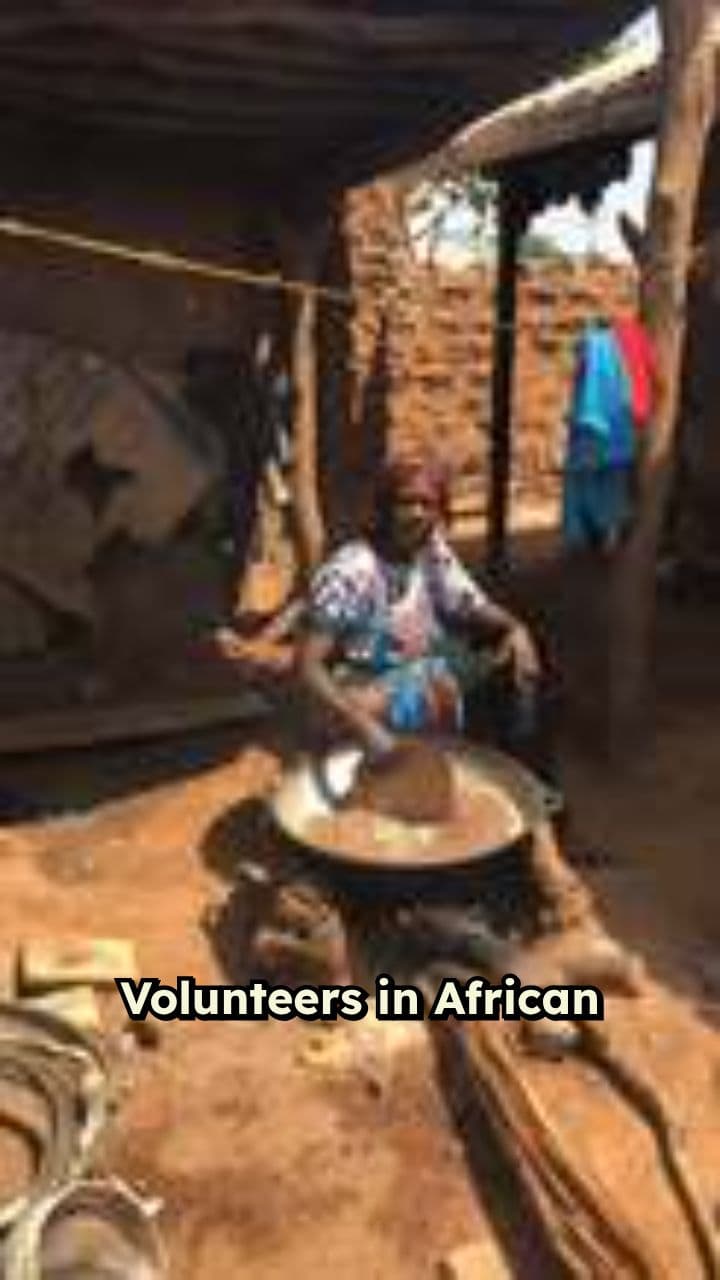 Women Distribute Maize from Flooded Lorry