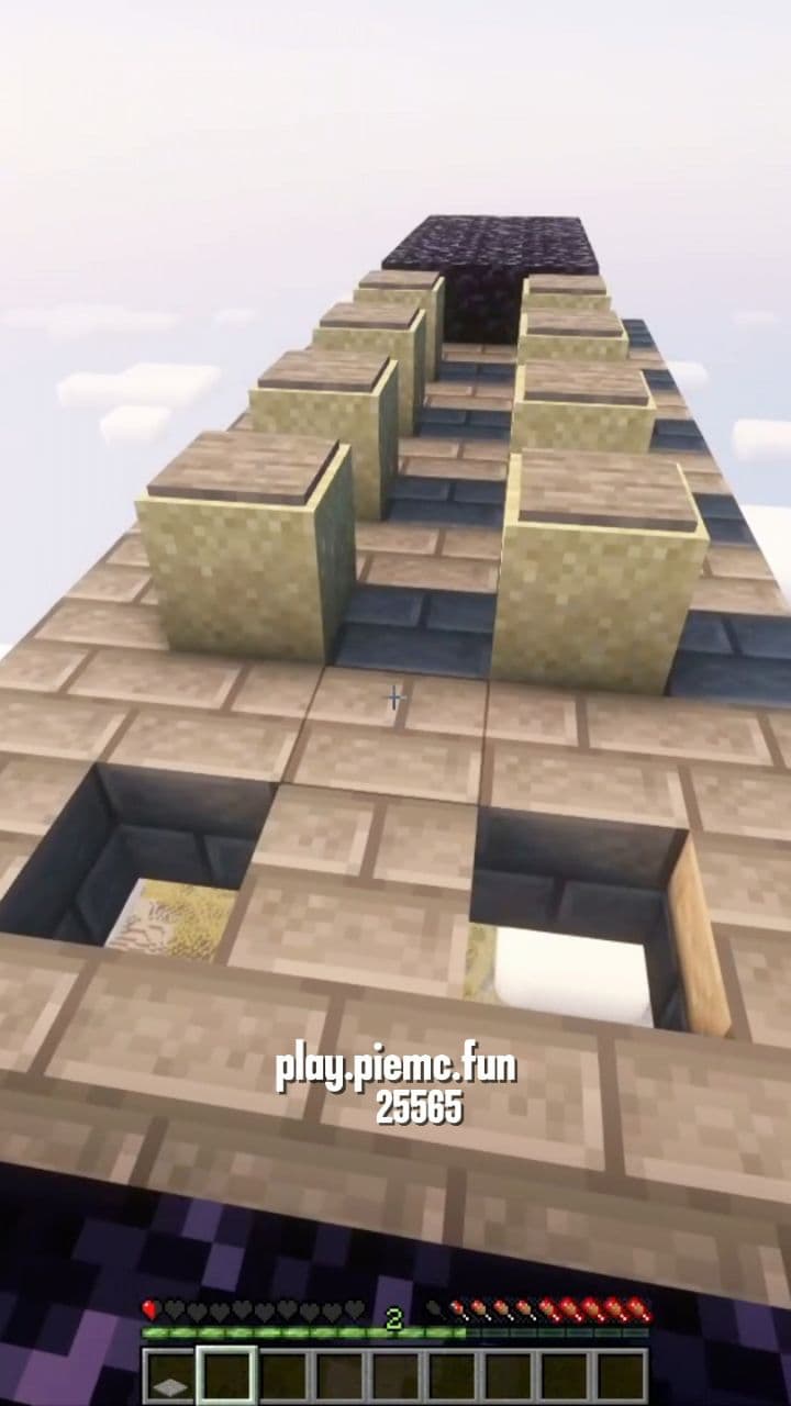 खतरनाक गेम में बचने की कोशिश