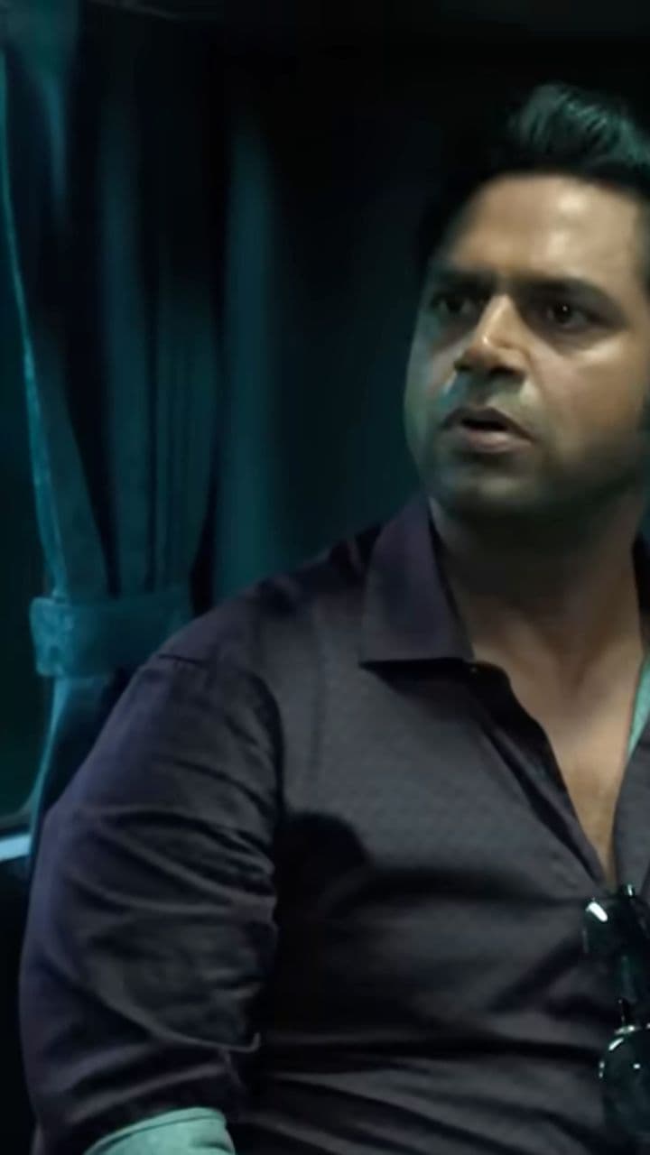 फेक आईडी और अजीब नाम