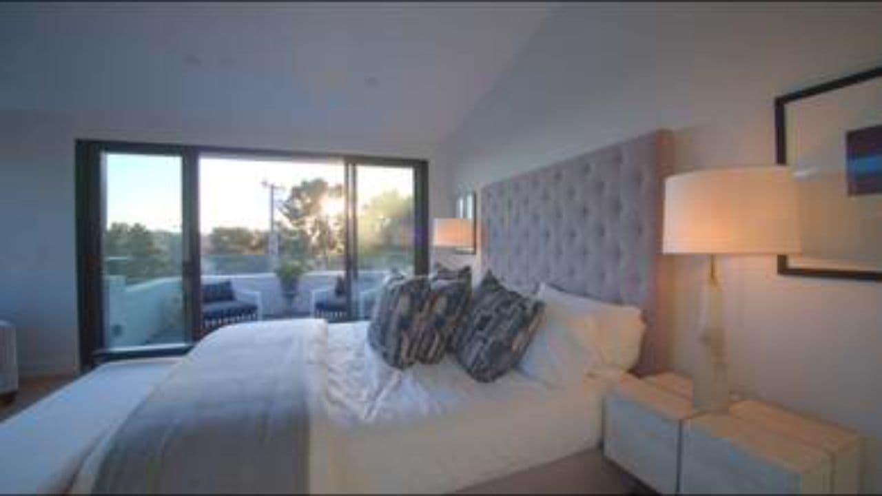 Magnifique: A Dreamscape in Flight