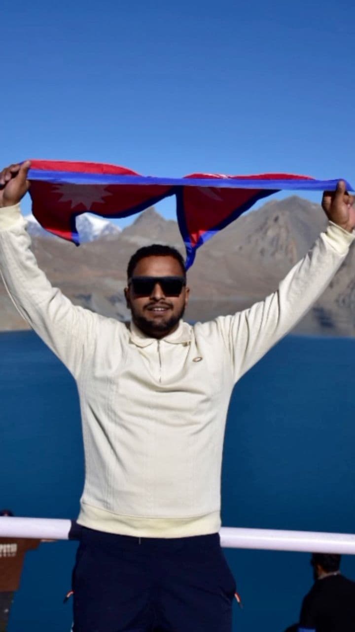 तिम्रो मायामा संसार