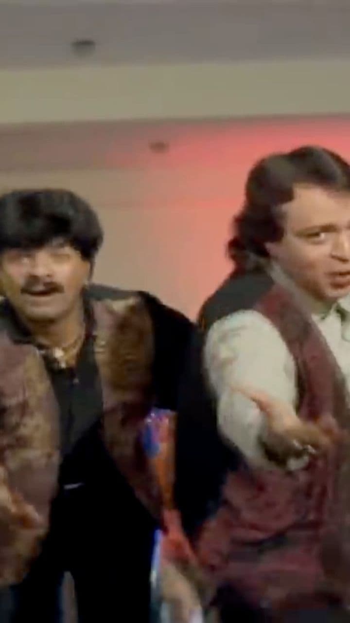 अपनों के साथ खुशियाँ