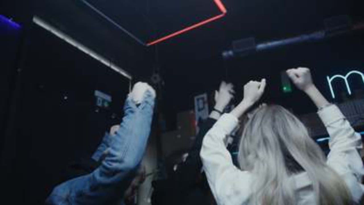 कीप डांसिंग पार्टी नाइट