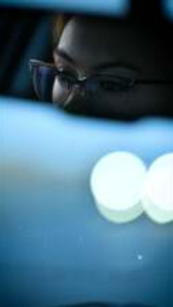 Reflection in a Distracted World