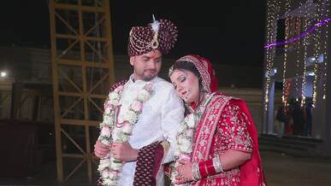 Rainy Masquerade Love Story