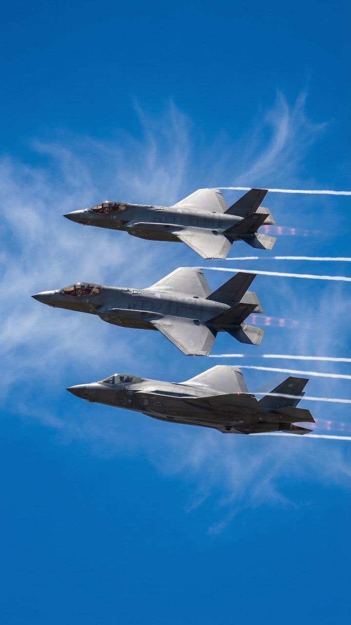 Jets Spell Bailey Boo