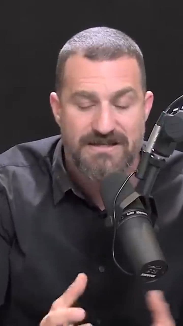 Why Social Media Makes You Feel Bored