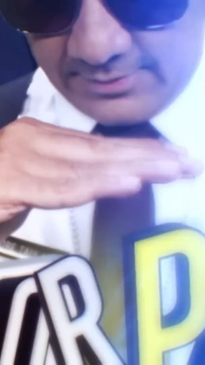 Baju Aneh Permintaan Komandan