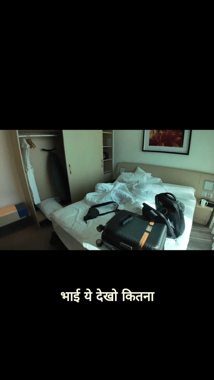 1 लाख का इतना छोटा कमरा?