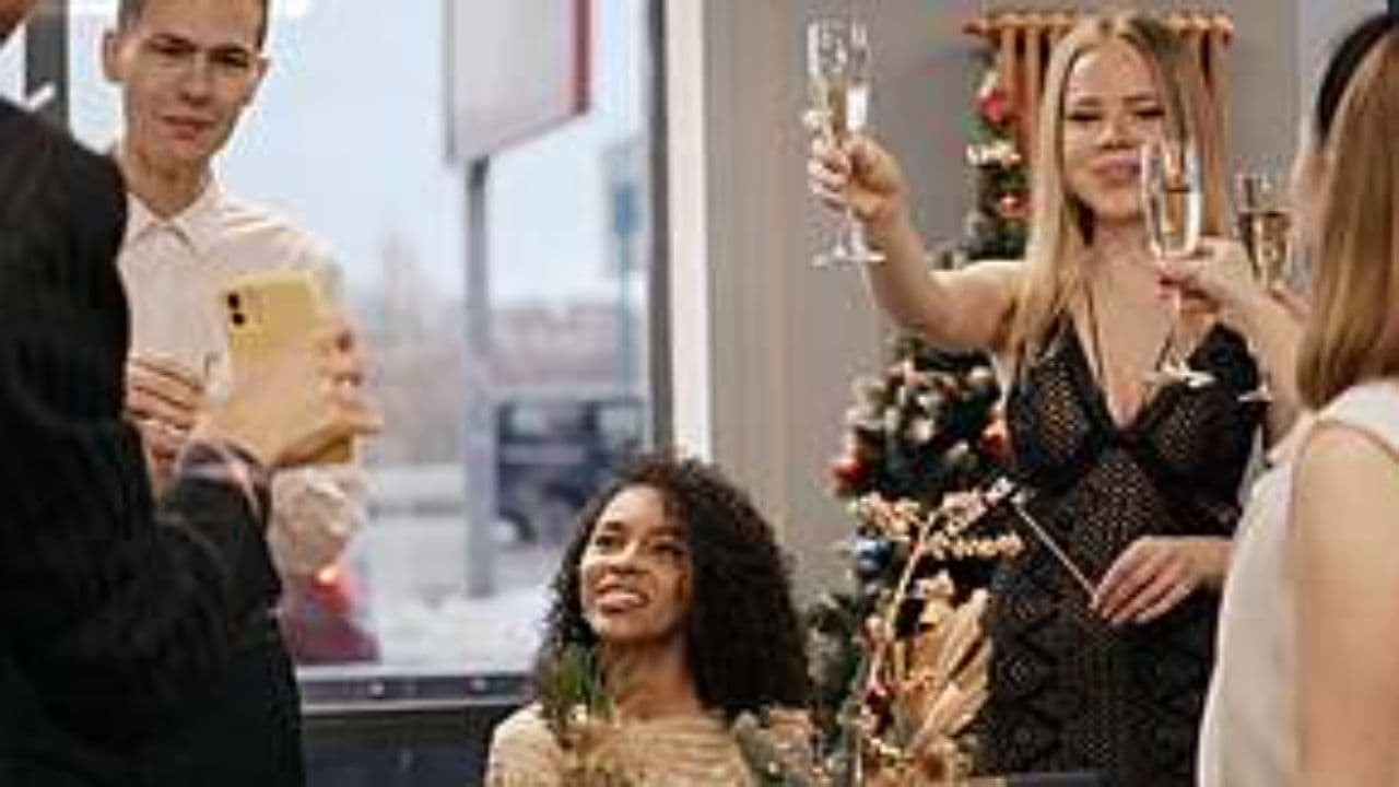 Поцелуй на рассвете под дождём