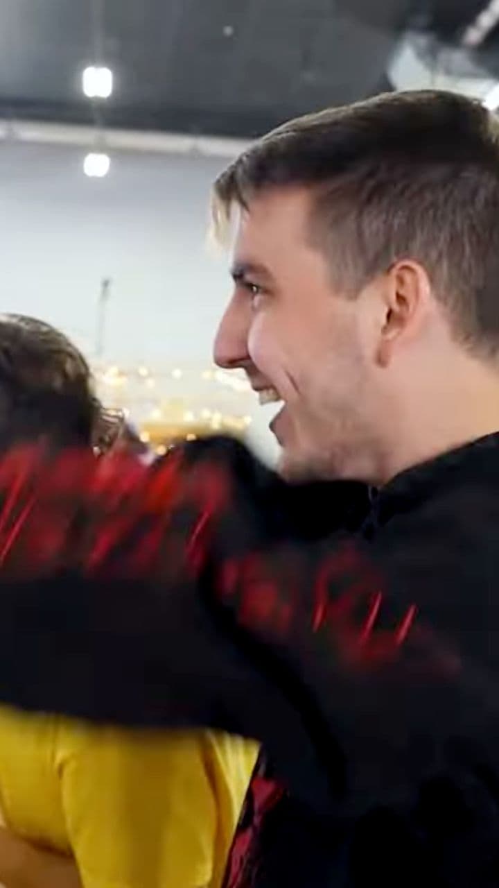 100 People, $500,000, One Circle