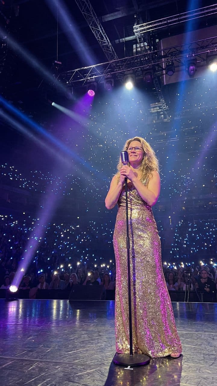 Anna: The Golden Performance