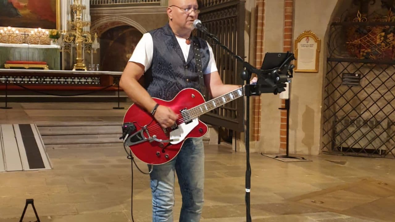 Valmiina kuuntelemaan