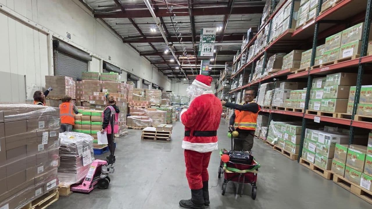 Holiday Heroes Spreading Joy