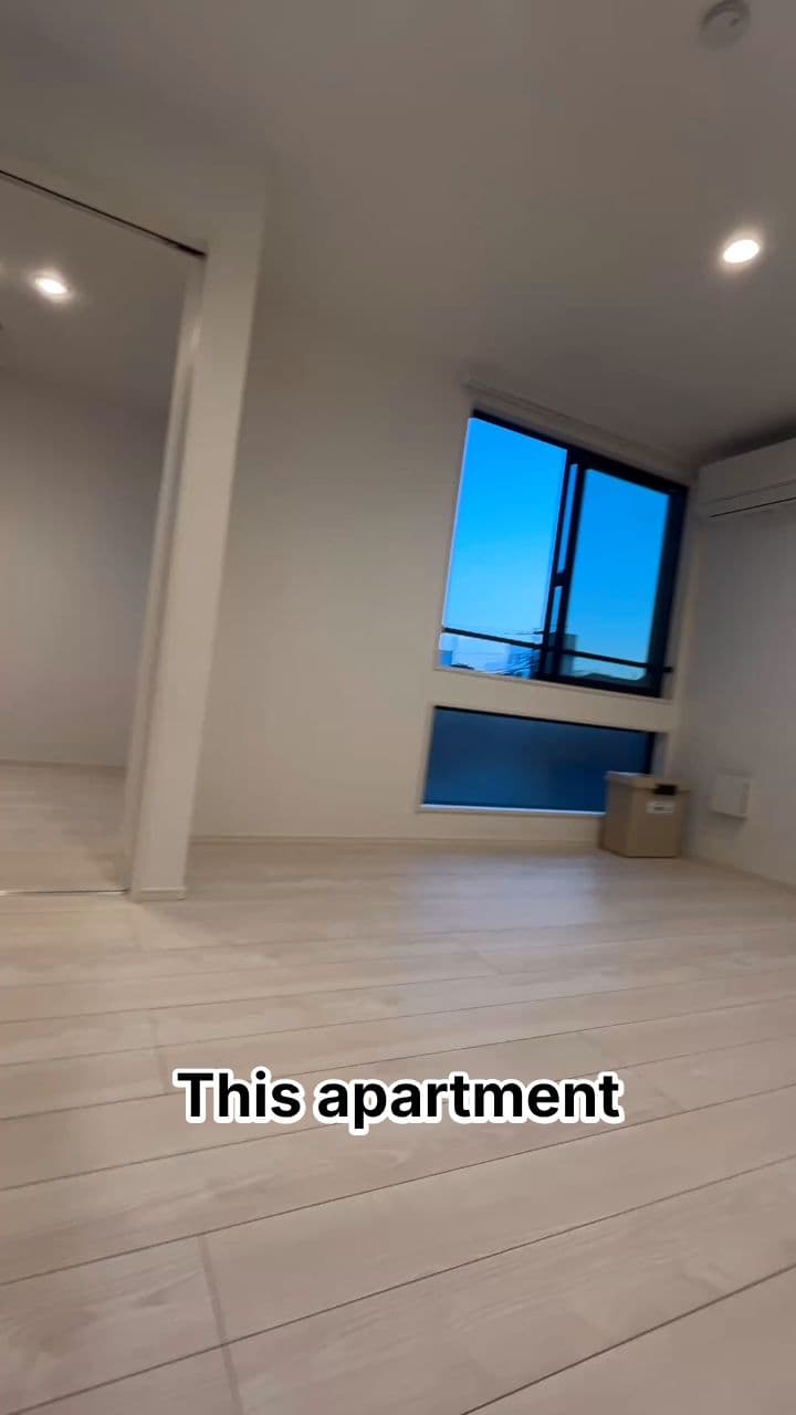 驚くべきアパートツアーと夕日ビュー