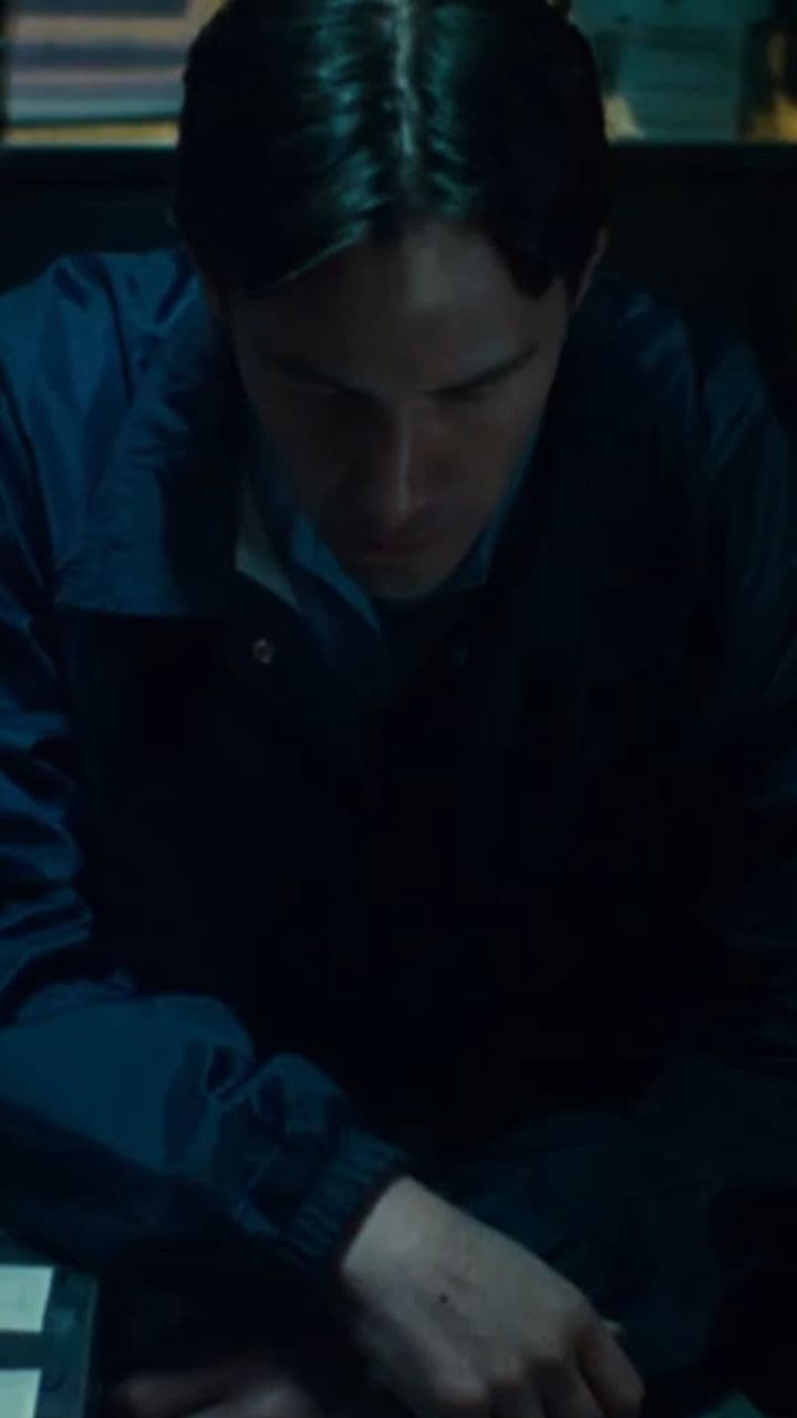 سرقة بنك عبر نفق المسرح