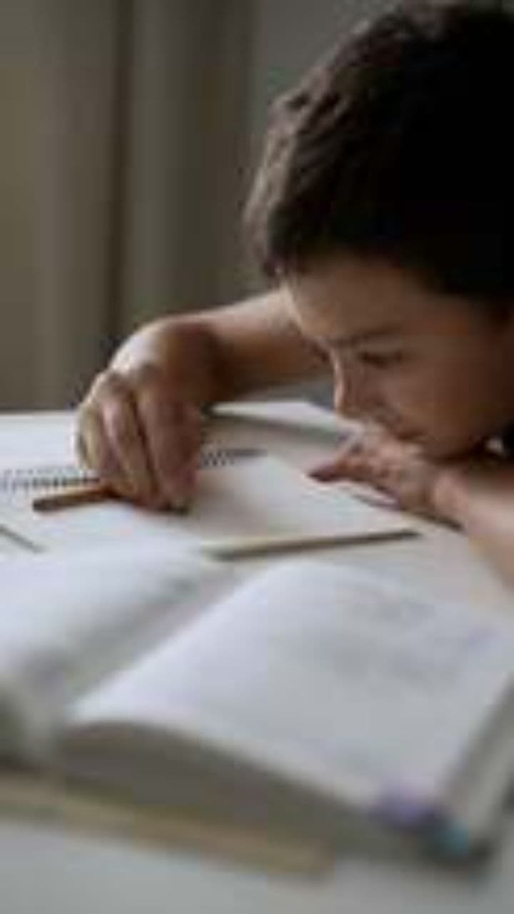 Career Mitra: सही करियर चुनें