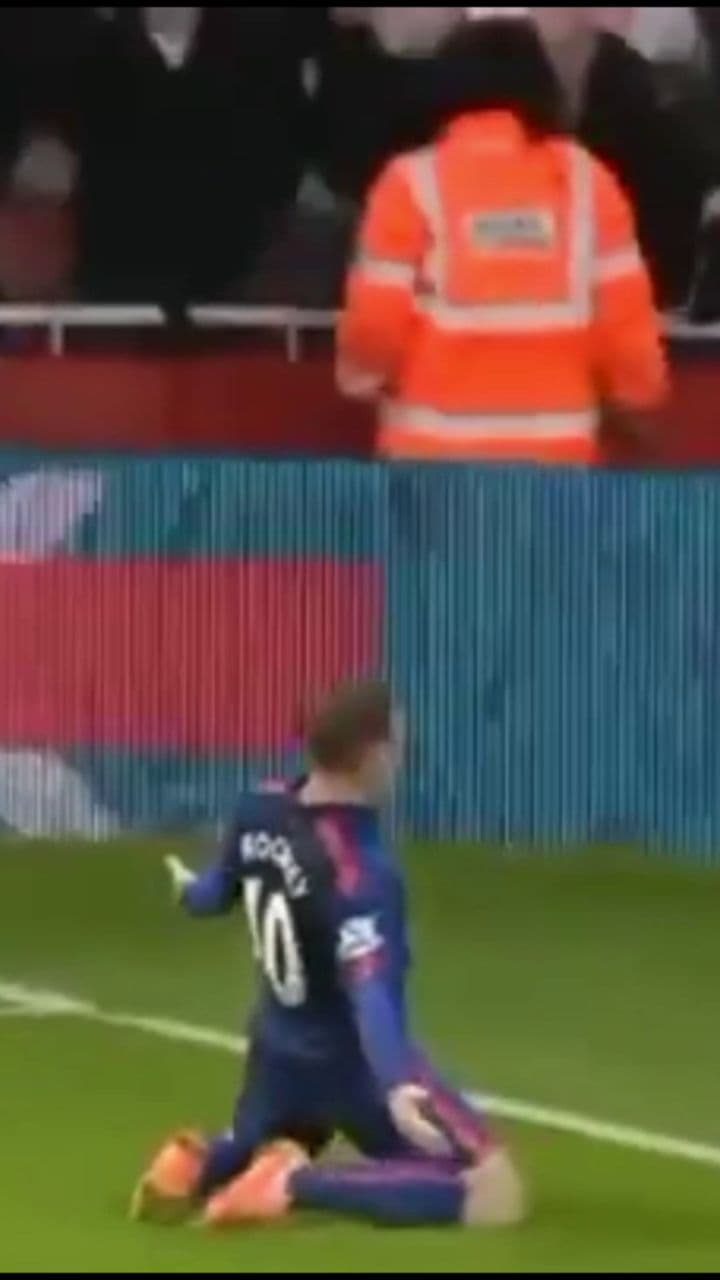Rooney's Historic Goal Against Arsenal
