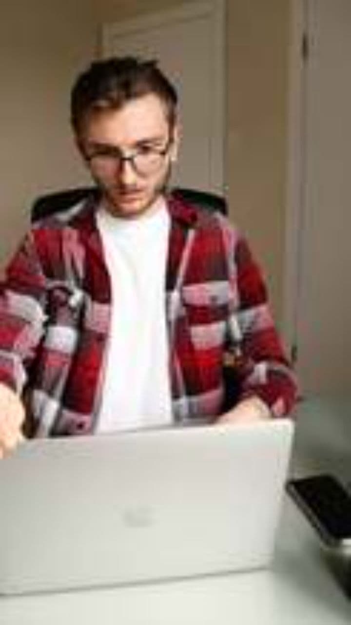 तेरी मेरी अधूरी प्रेम कहानी