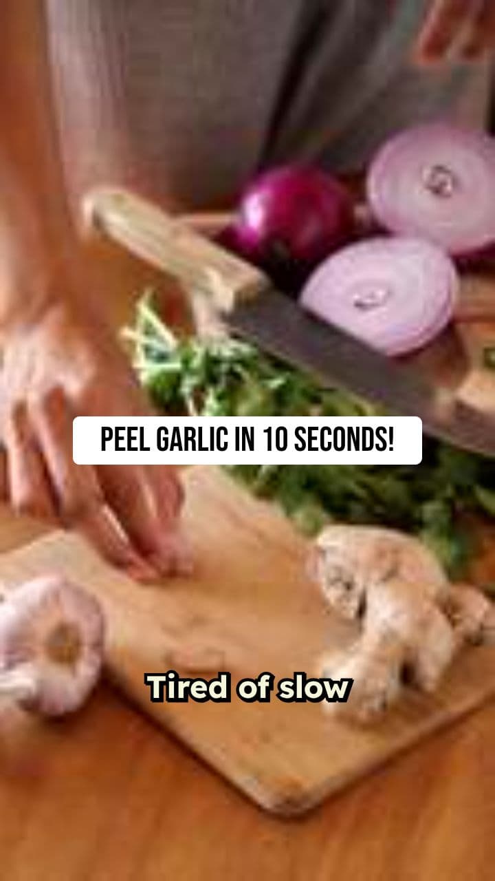 10-Second Garlic Peel Hack