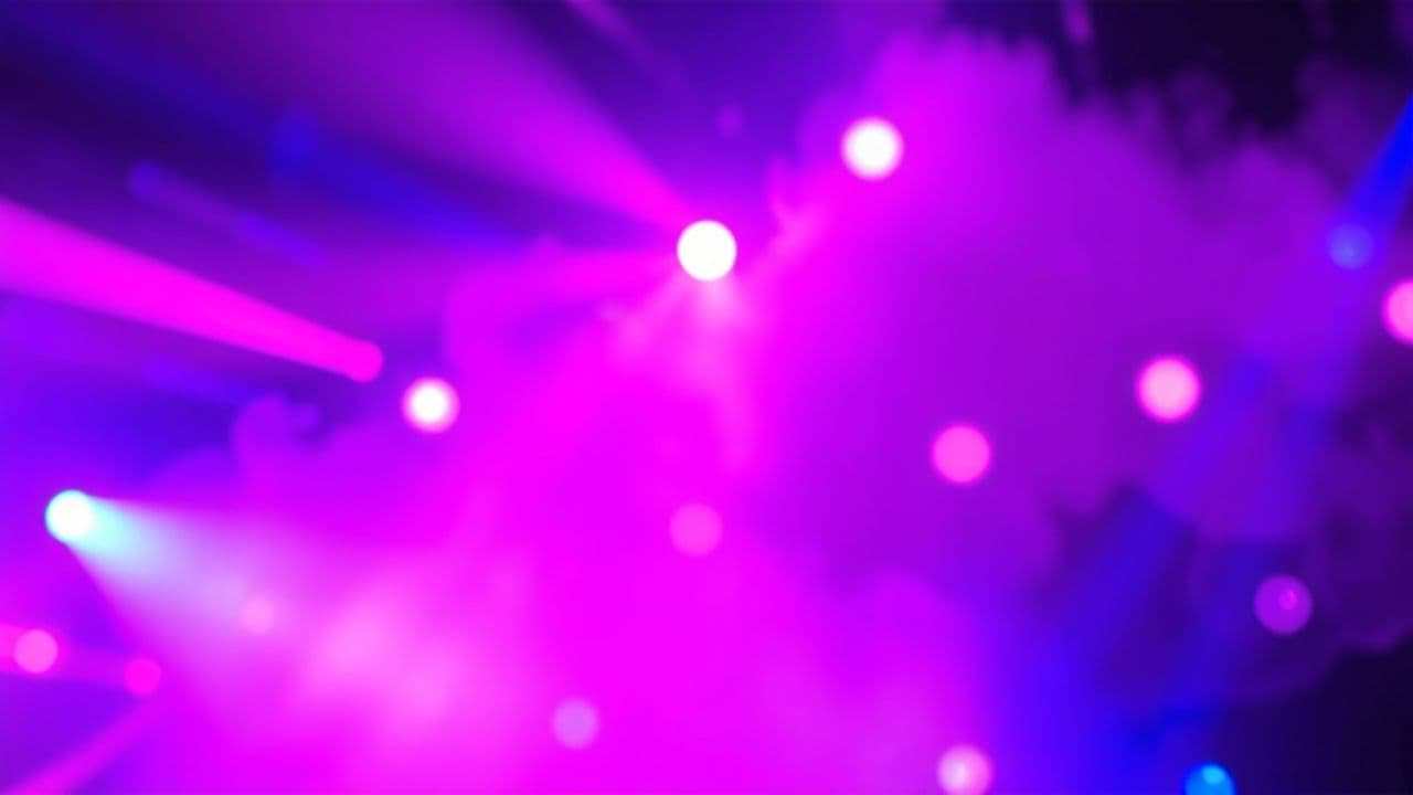 Женские взгляды на танцполе