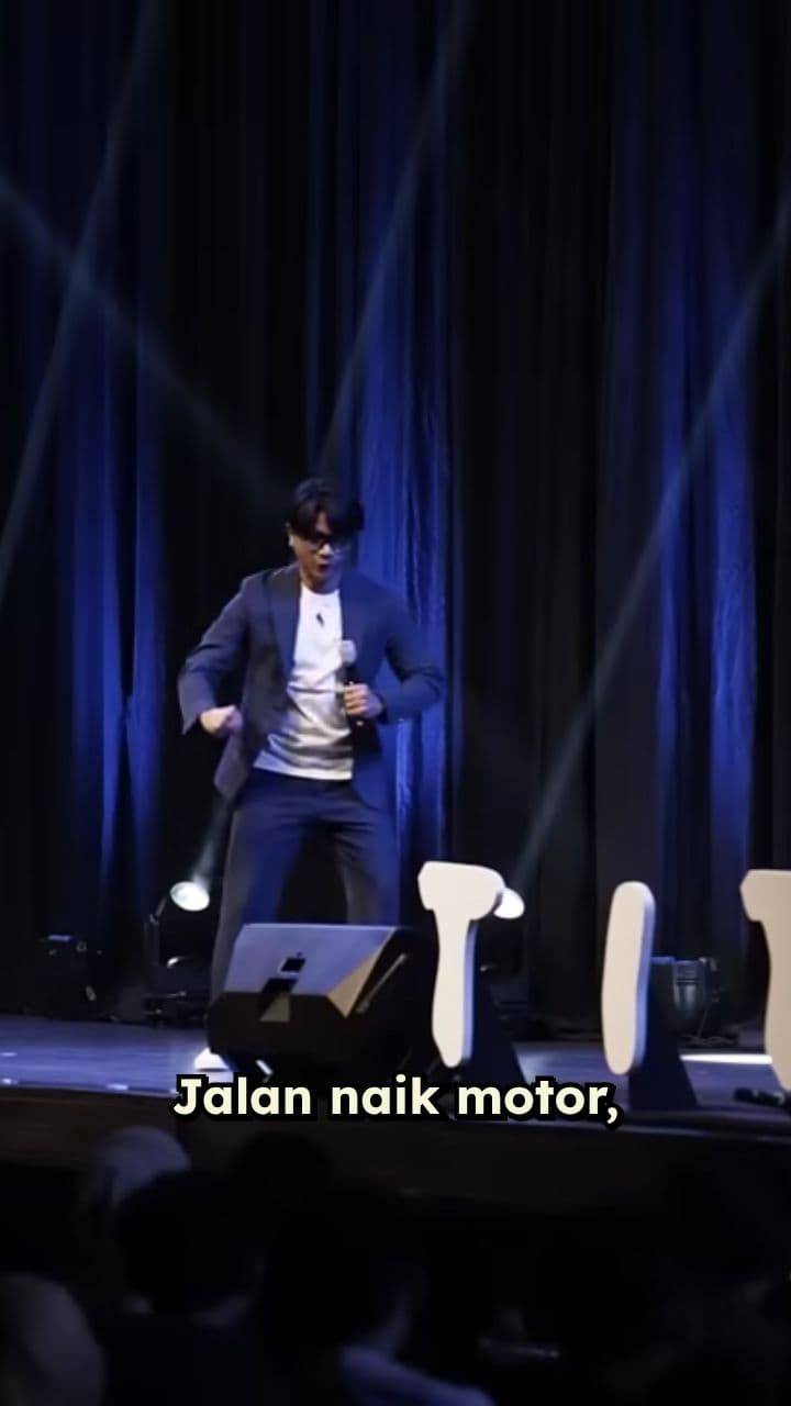 Dua Jam Menunggu di Depan Rumah