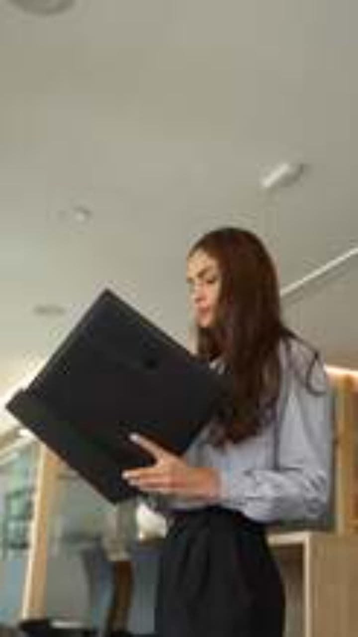 Nụ Cười Ẩn Chứa Mưu Mẹo