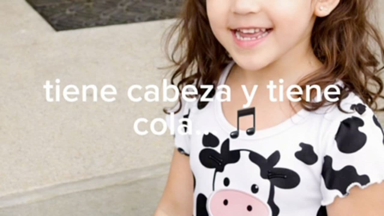 Noemí y la Vaca Lola