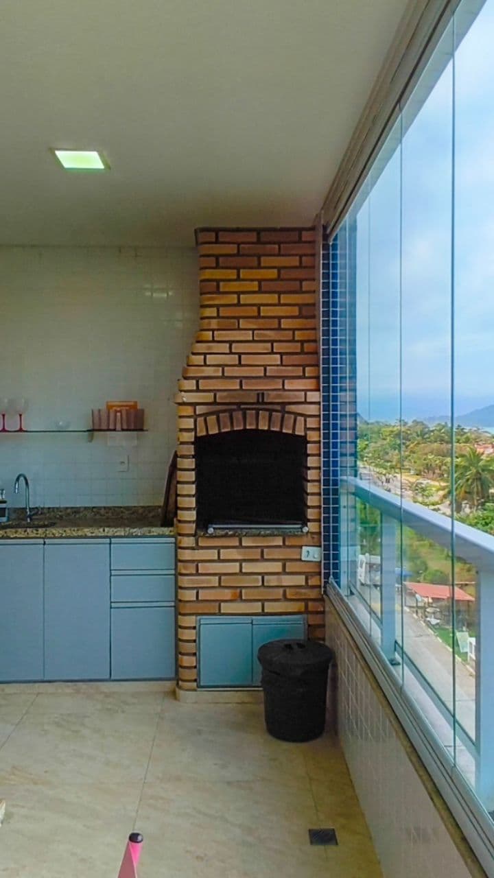 Apartamento à Beira da Praia das Toninhas