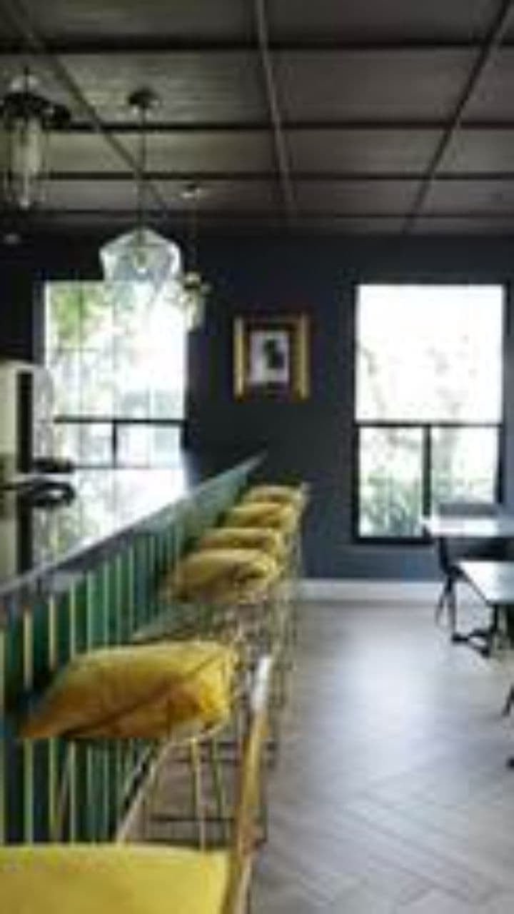 This Bar Is Mine, Bella Too