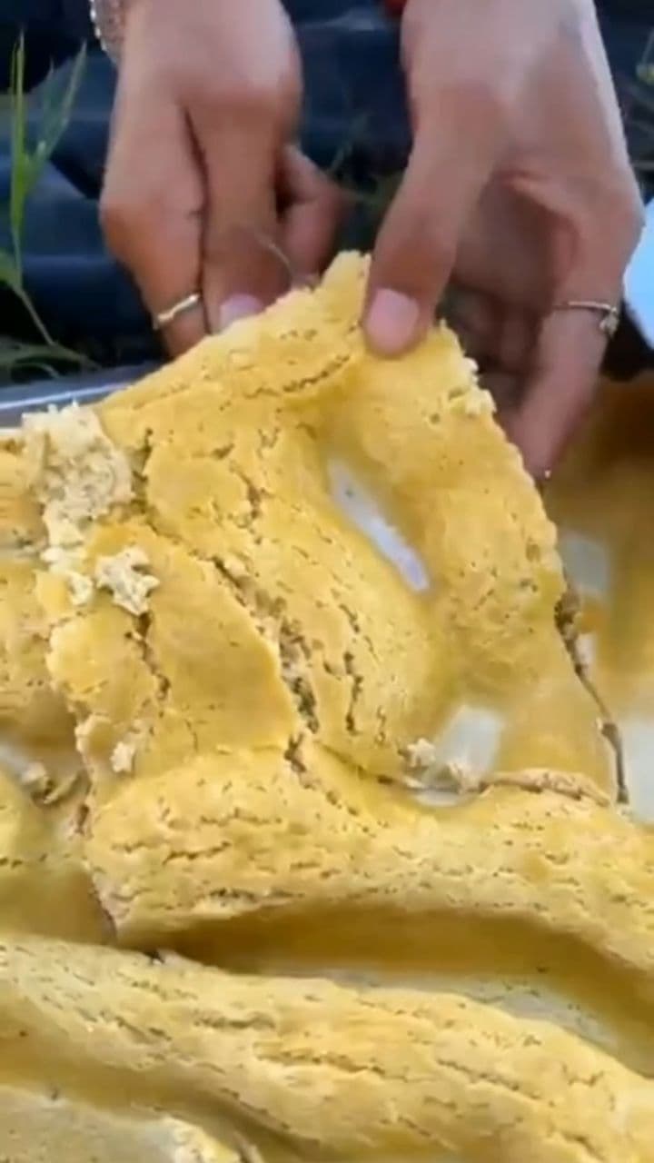 Giant Cake Made with Hundreds of Eggs