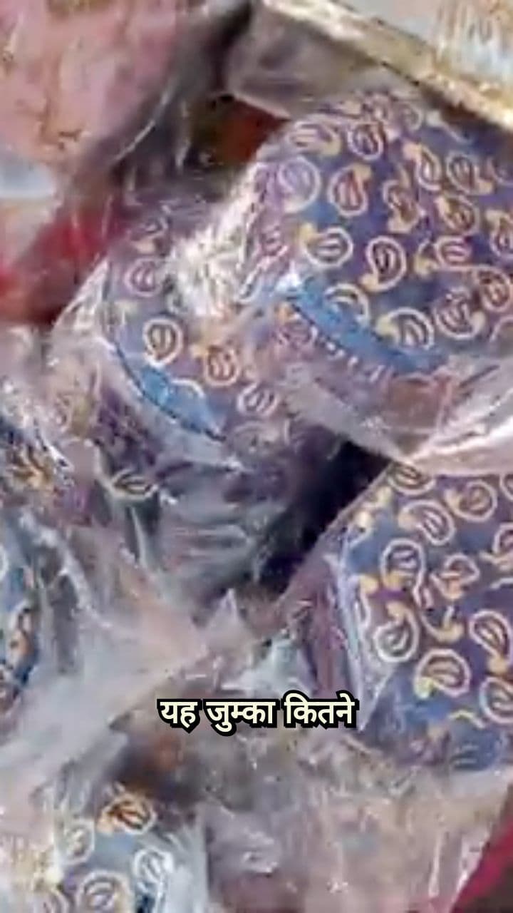 Bargaining for Wedding Jewelry in Mumbai Market!