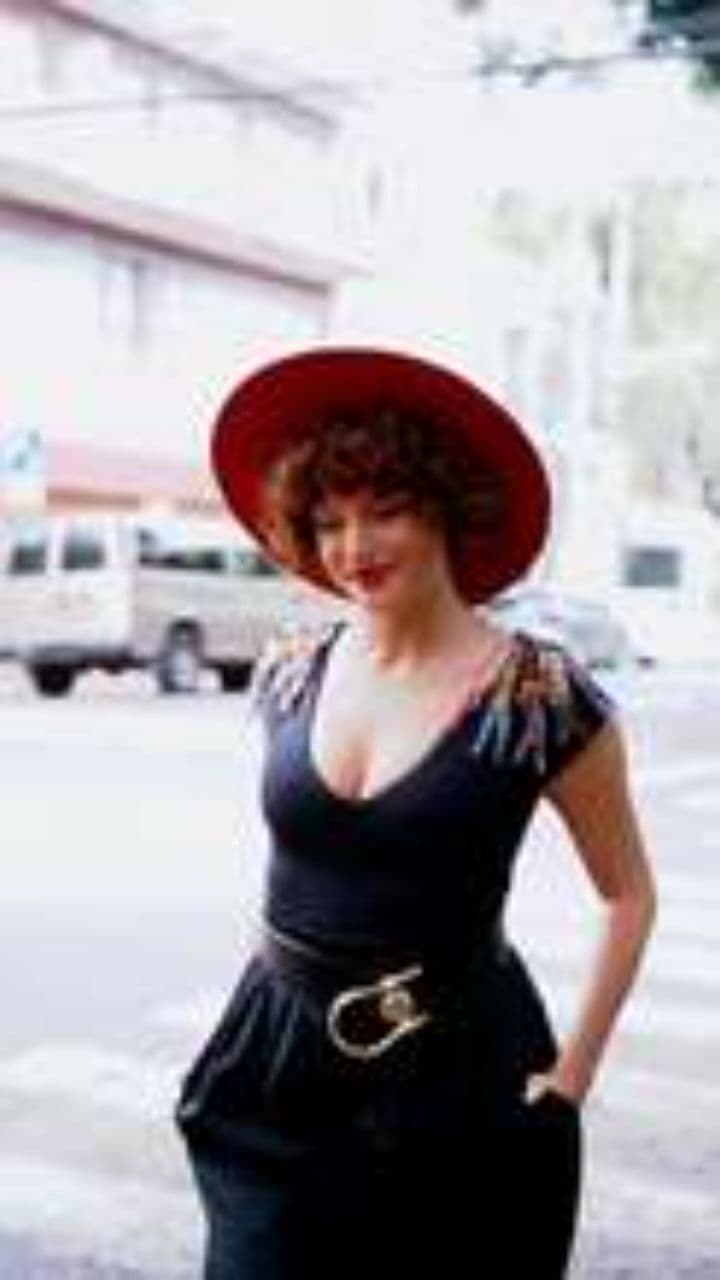 Encantadora Fuego en Tu Andar