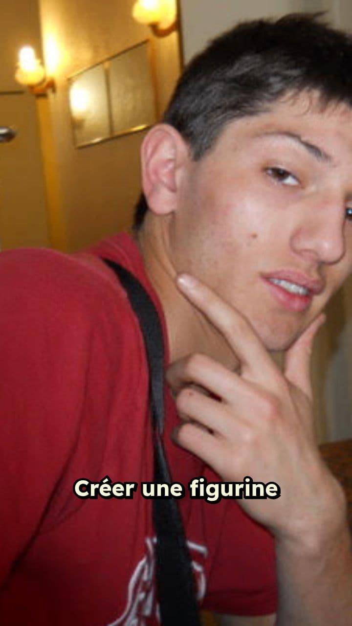 Figurine d'adolescent en style contemporain