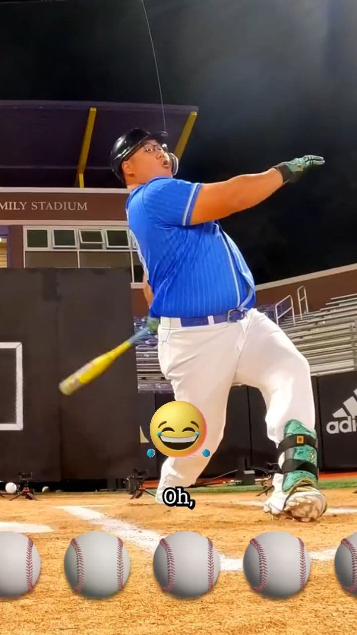 Робот станцевал танец из Fortnite