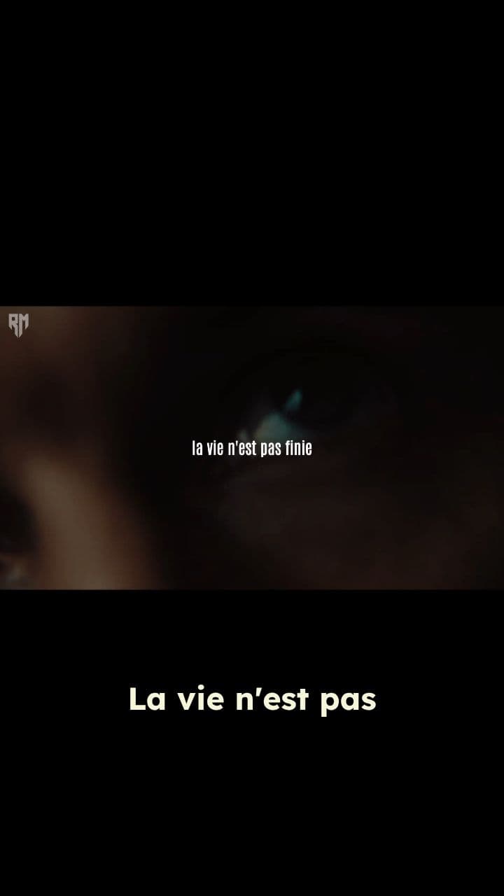 La rose qui a poussé à travers le béton