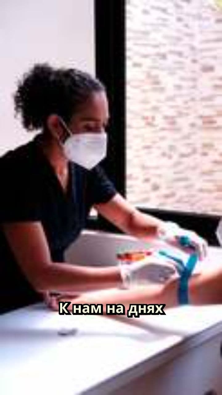 Женщина с психозом и голосами в голове