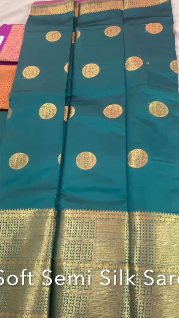 பெண்மை திறந்து நிற்கிறதே